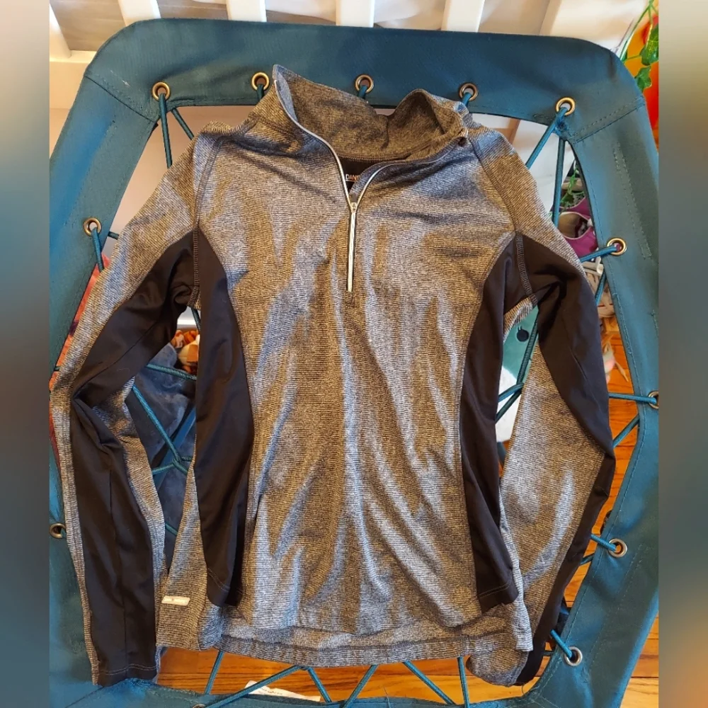 womans pullover - Picture 1 of 3
